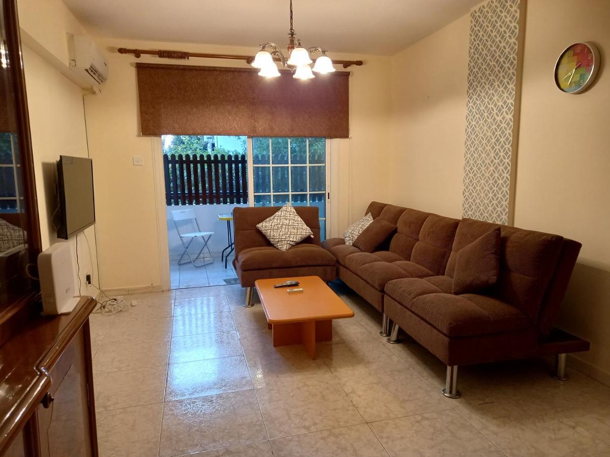 2 bedroom apartment near Finikoudes Larnaca Exteriör bild