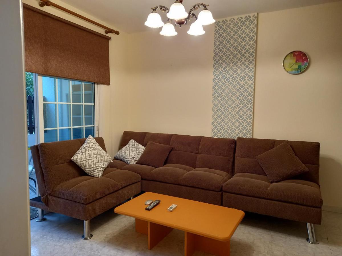 2 bedroom apartment near Finikoudes Larnaca Exteriör bild