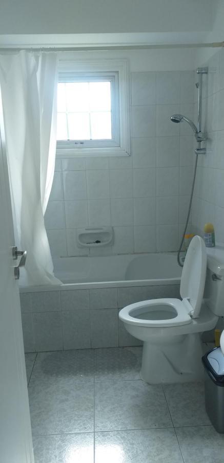2 bedroom apartment near Finikoudes Larnaca Exteriör bild